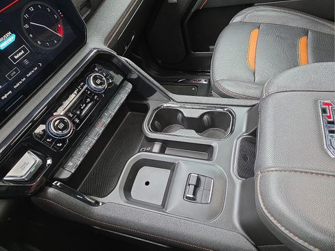 Used 2025 GMC Sierra 2500 AT4 w/ AT4 Premium Plus Package AWD/4WD image 25
