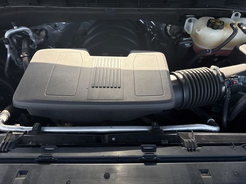 Used 2022 Chevrolet Suburban RST w/ Luxury Package RWD image 35