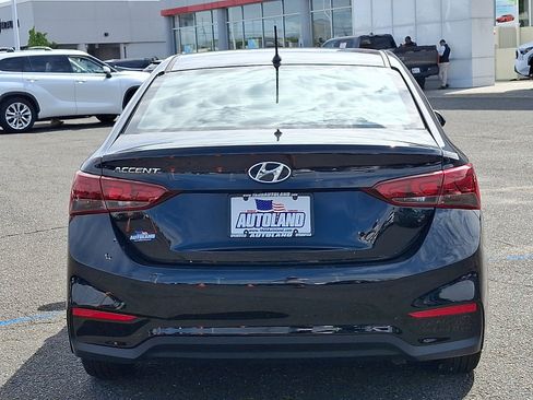 Used 2022 Hyundai Accent SE FWD image 6