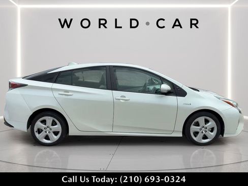 Used 2018 Toyota Prius Four Touring FWD image 8