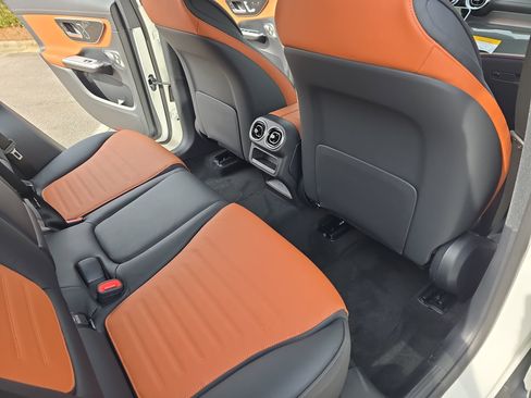 New 2026 Mercedes-Benz GLC 43 AMG 4MATIC image 11