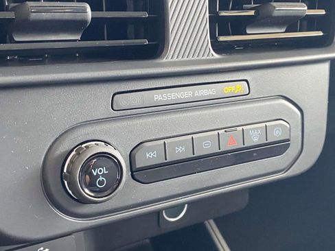 New 2025 Ford Maverick XL w/ Equipment Group 102A image 19