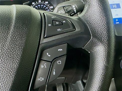 Used 2020 Ford Edge SE image 8