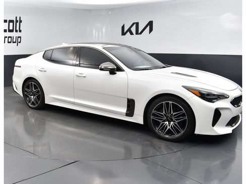 Used 2022 Kia Stinger GT1 w/ Red Interior Color Package RWD image 7