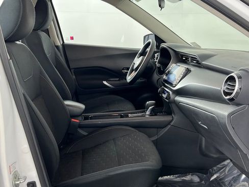 Used 2022 Nissan Kicks SV image 19