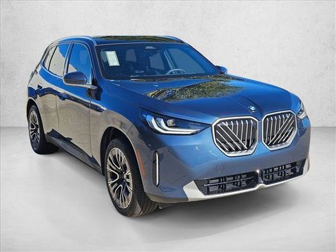 Certified 2025 BMW X3 xDrive30i w/ Premium Package image 3