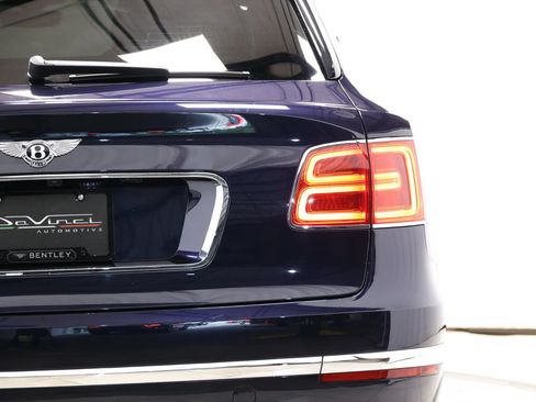 Used 2017 Bentley Bentayga AWD/4WD image 75