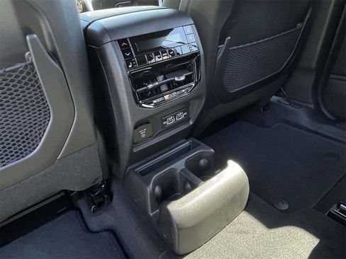 New 2025 Jeep Grand Cherokee L Limited w/ Luxury Tech Group II image 30