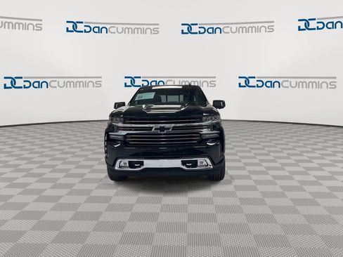 Used 2021 Chevrolet Silverado 1500 High Country w/ Technology Package AWD/4WD image 3