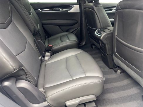 Used 2021 Cadillac XT6 Premium Luxury image 44