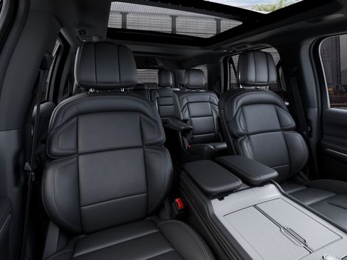 New 2027 Lincoln Navigator Reserve w/ Jet Appearance Package AWD/4WD image 35