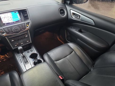 Used 2019 Nissan Pathfinder SL w/ Cargo Package FWD image 22
