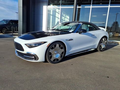 New 2026 Mercedes-Benz Maybach SL 680 image 2