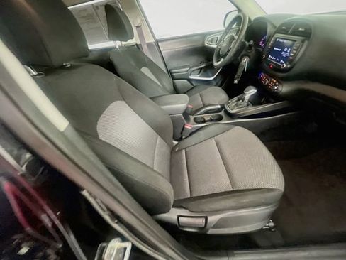 Used 2022 Kia Soul LX FWD image 27