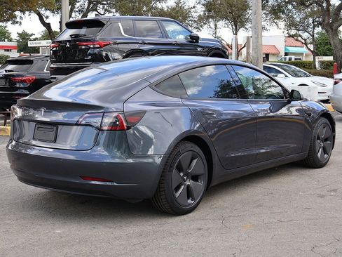 Used 2022 Tesla Model 3 image 10