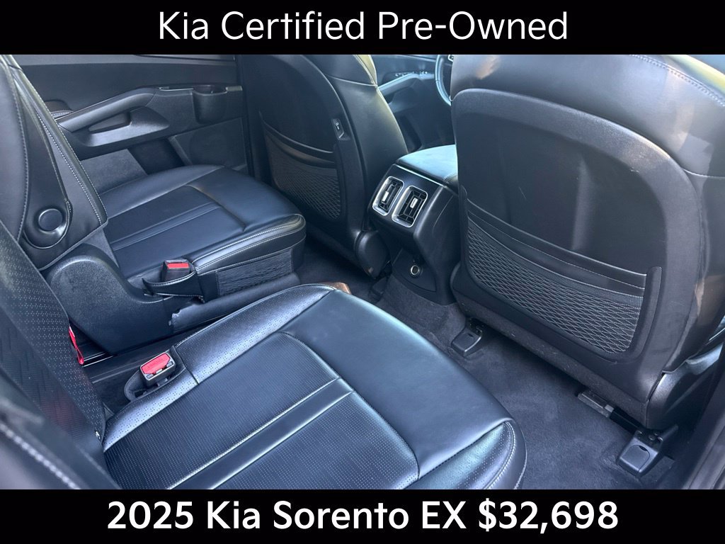 Certified 2025 Kia Sorento EX w/ Panoramic Sunroof Package AWD/4WD image 23