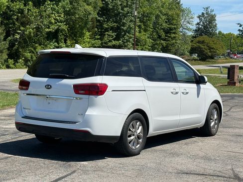 Used 2020 Kia Sedona LX FWD image 4