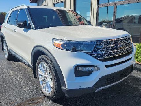 Used 2020 Ford Explorer Limited w/ Class III Trailer Tow Package AWD/4WD image 2