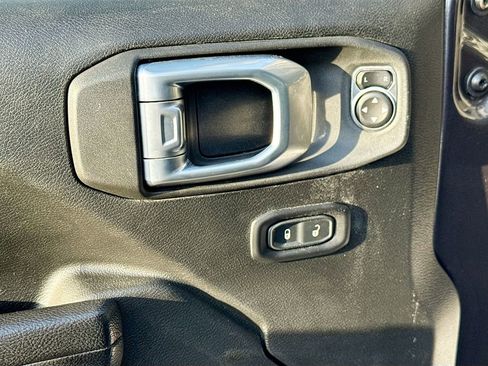 Used 2022 Jeep Wrangler Unlimited Sport AWD/4WD image 19