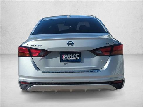 Used 2022 Nissan Altima 2.5 SV FWD image 6