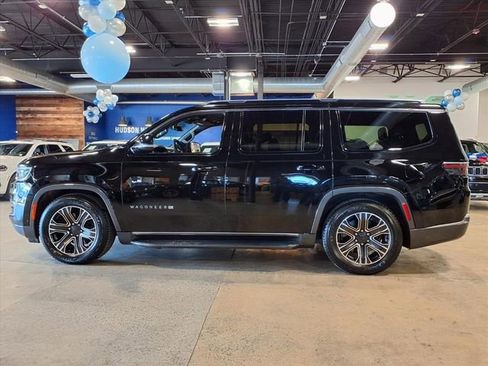 Used 2022 Jeep Wagoneer Series III w/ Flexible Seating Group image 5