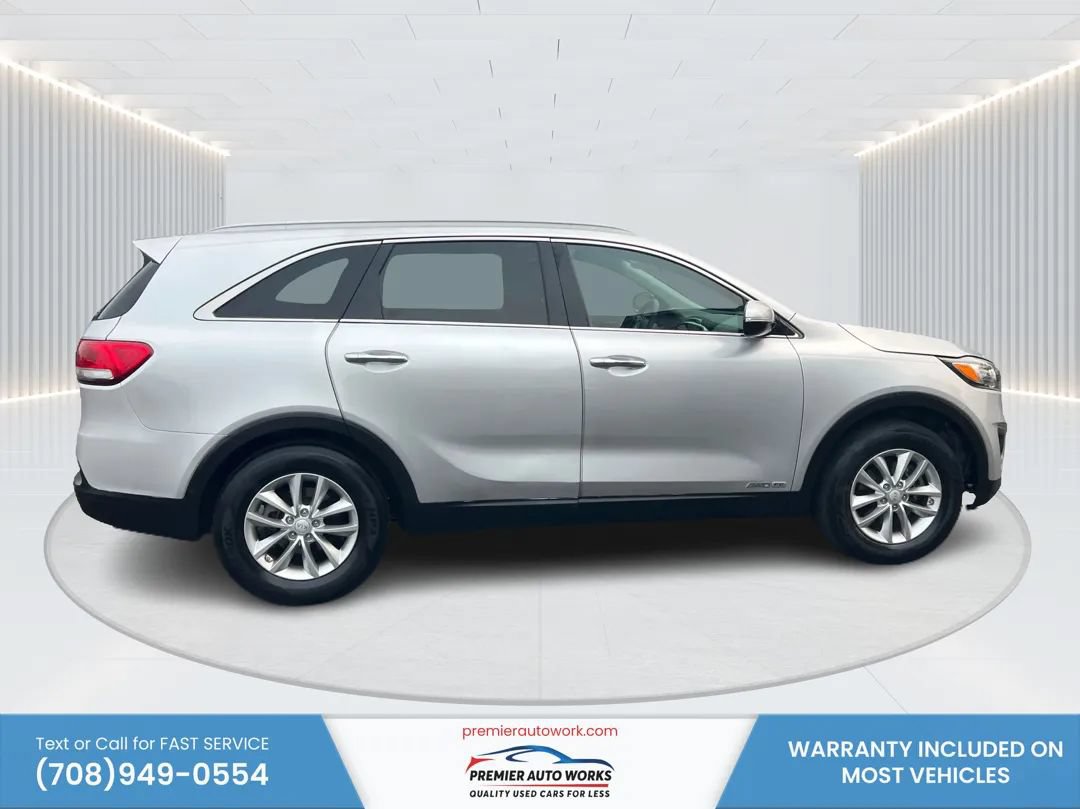 Used 2017 Kia Sorento AWD image 8