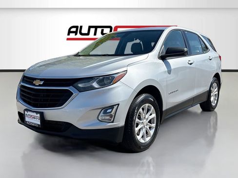 Used 2018 Chevrolet Equinox LS AWD/4WD image 3