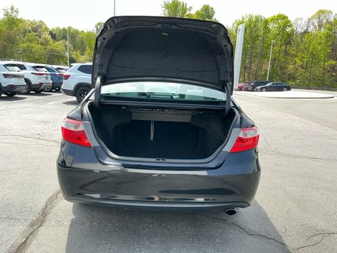 Used 2017 Toyota Camry XLE w/ Moonroof Package image 19