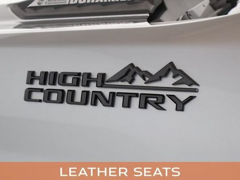Used 2024 Chevrolet Silverado 2500 High Country w/ Technology Package AWD/4WD image 12