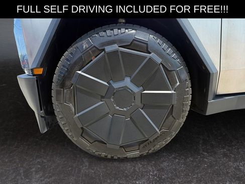 Used 2024 Tesla Cybertruck Cyberbeast AWD/4WD image 9