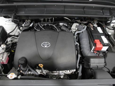 Used 2022 Toyota Highlander XLE image 21