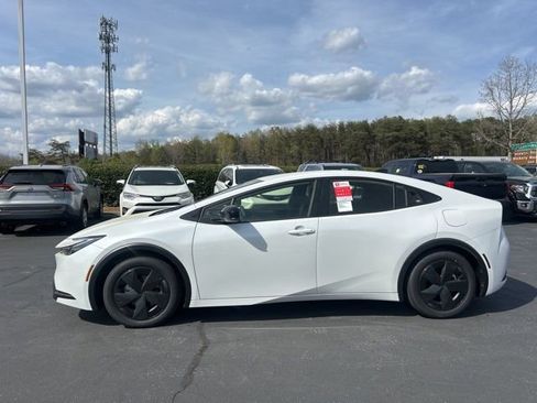 New 2026 Toyota Prius Plug-In Hybrid FWD image 8
