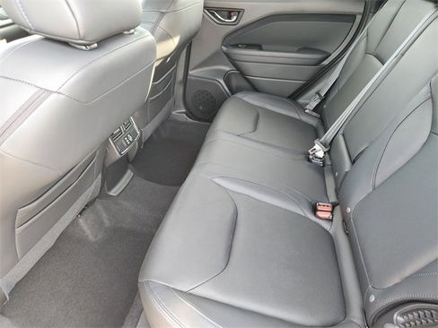 Certified 2025 Subaru Forester Limited image 32