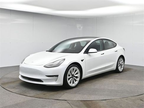 Used 2022 Tesla Model 3 Long Range image 1