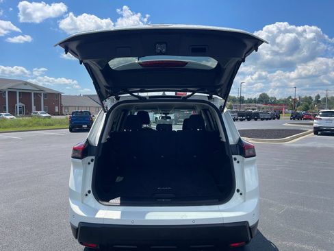 Used 2024 Nissan Rogue S AWD/4WD image 9