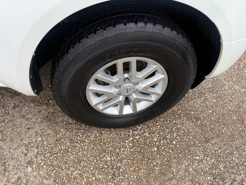Used 2016 Nissan Frontier SV RWD image 13