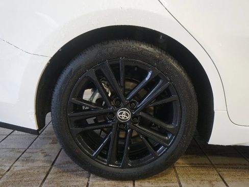 Used 2025 Toyota Camry SE w/ Convenience Package image 33