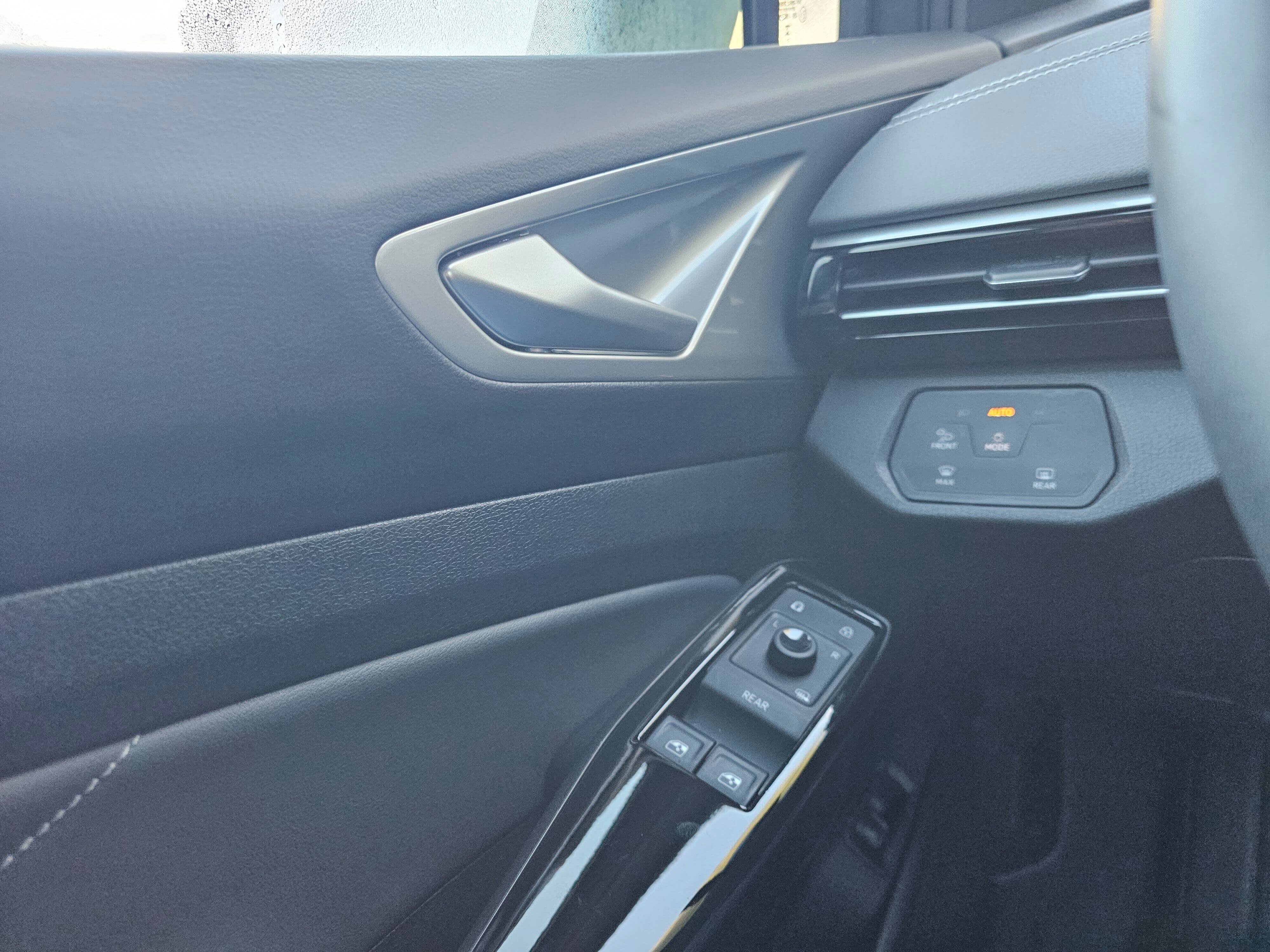 Used 2023 Volkswagen ID.4 S RWD image 32