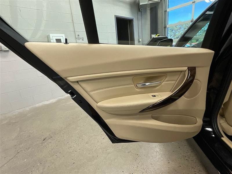 Used 2015 BMW 335i xDrive Sedan w/ Premium Package AWD/4WD image 22