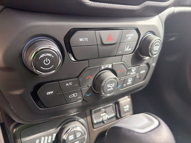 Certified 2023 Jeep Renegade Trailhawk w/ Sun/Sound Group AWD/4WD image 30