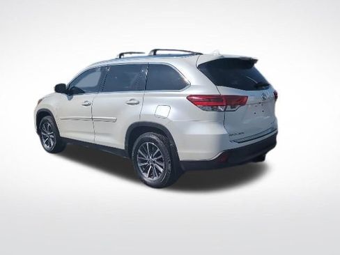 Used 2019 Toyota Highlander XLE image 7