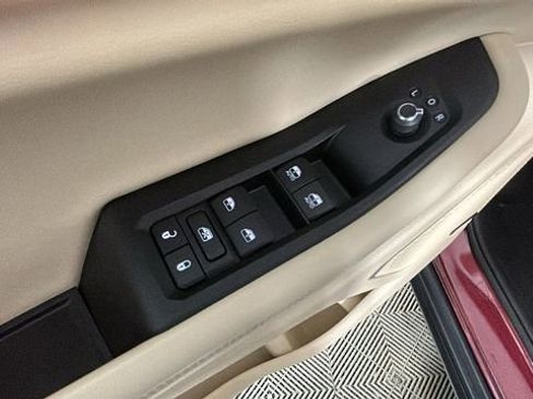 Used 2024 Jeep Grand Cherokee Limited 4xe w/ Luxury Tech Group II AWD/4WD image 11
