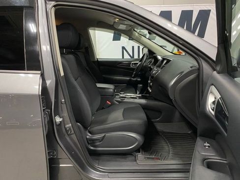 Certified 2018 Nissan Pathfinder SV image 30