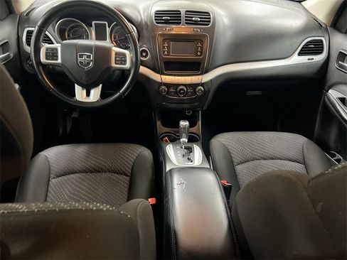 Used 2020 Dodge Journey SE w/ SE Popular Equipment Group image 10