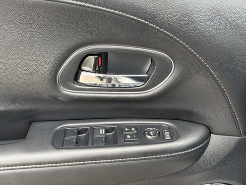Used 2019 Honda HR-V EX-L image 13