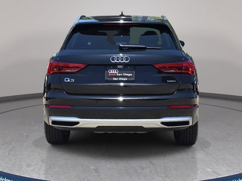 Used 2022 Audi Q3 2.0T Premium w/ Convenience Package AWD/4WD image 7