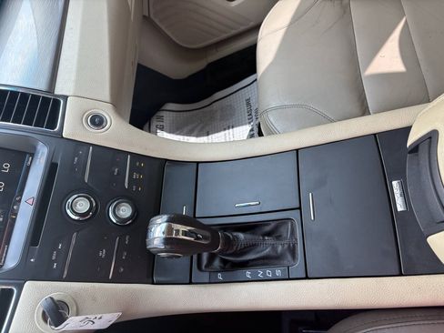 Used 2014 Ford Taurus SEL w/ Equipment Group 201A FWD image 27