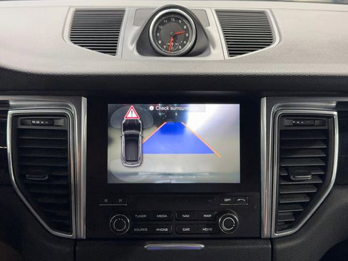 Used 2017 Porsche Macan image 30