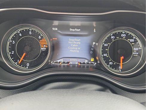 Used 2019 Jeep Cherokee Limited FWD image 12