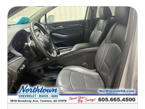 Used 2018 Buick Enclave Essence AWD/4WD image 10